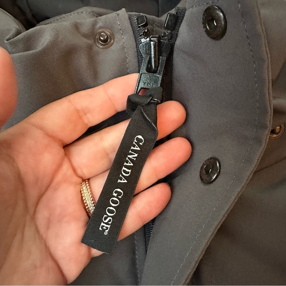 Canada Goose Wyndham Parka Mens Graphite Gray Size XL Real Fur Hood 3808M - Picture 9 of 16